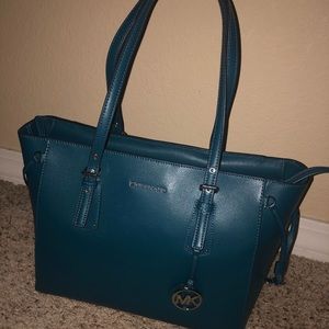 Michael kors top zip tote
